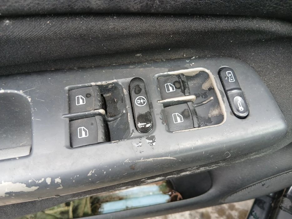 Comando / botão / interruptor vidros frente esquerdo VOLKSWAGEN Golf I