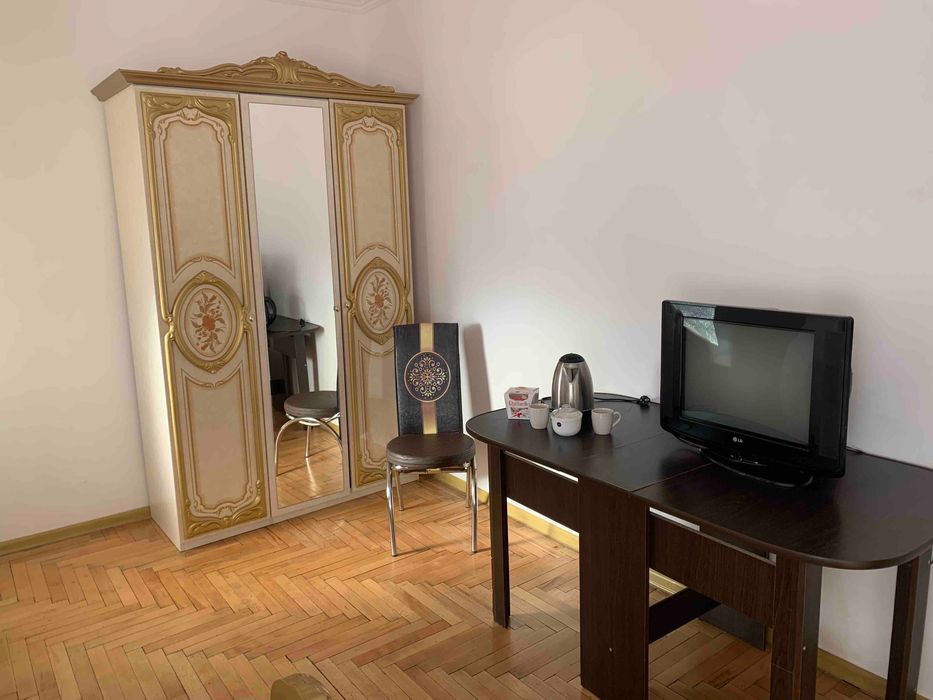 кімната подобово