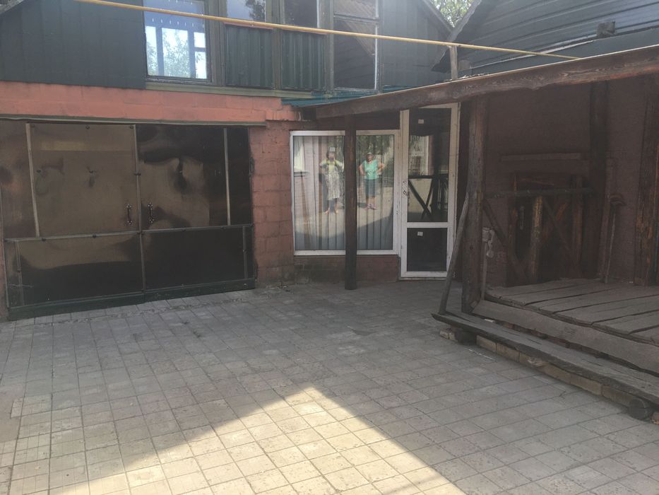 Продам дом - усадьбу 30 соток в черте города без посредников