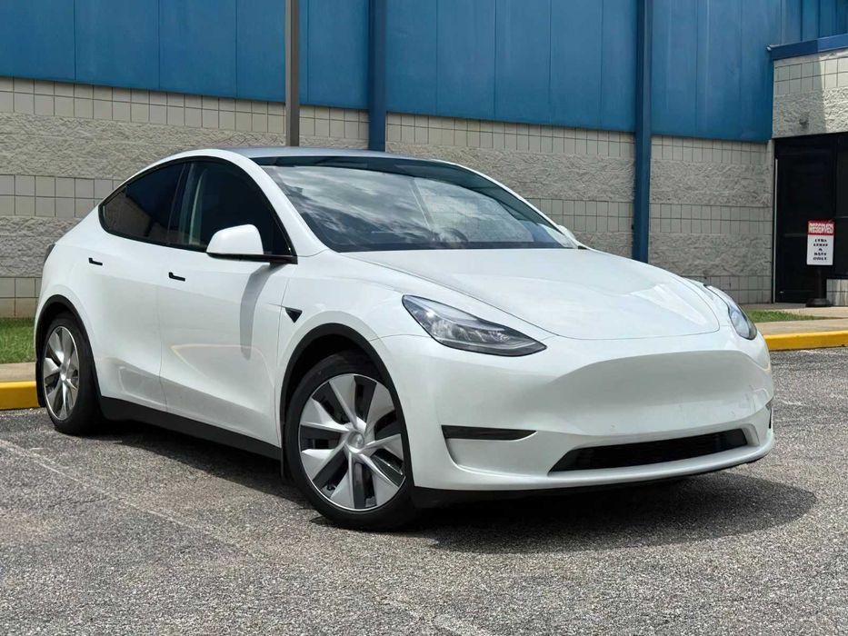 Tesla Model Y Long Range      2021