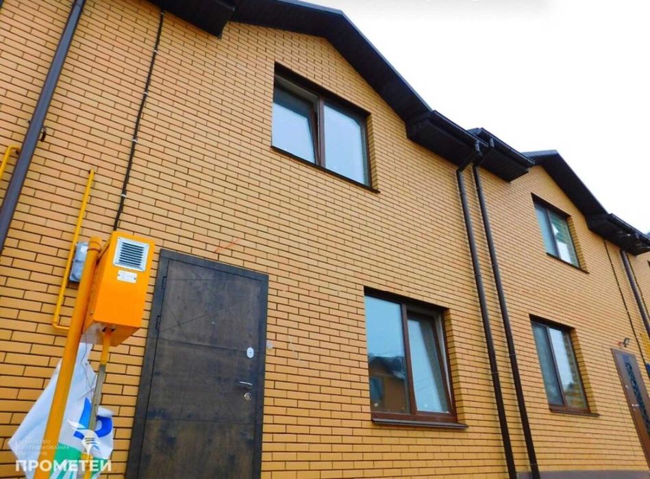 Продам 2 поверховий таунхаус в районі Агрономічне