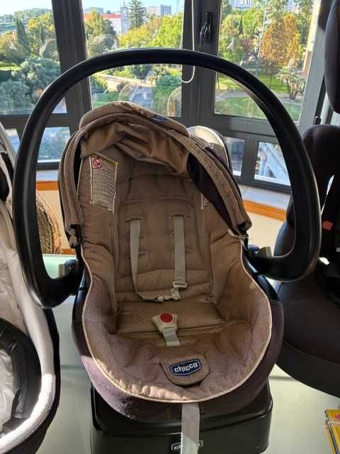 Kit de bebé com carrinho com ovo, alcofa e ovo para carro com isofix marca Chico