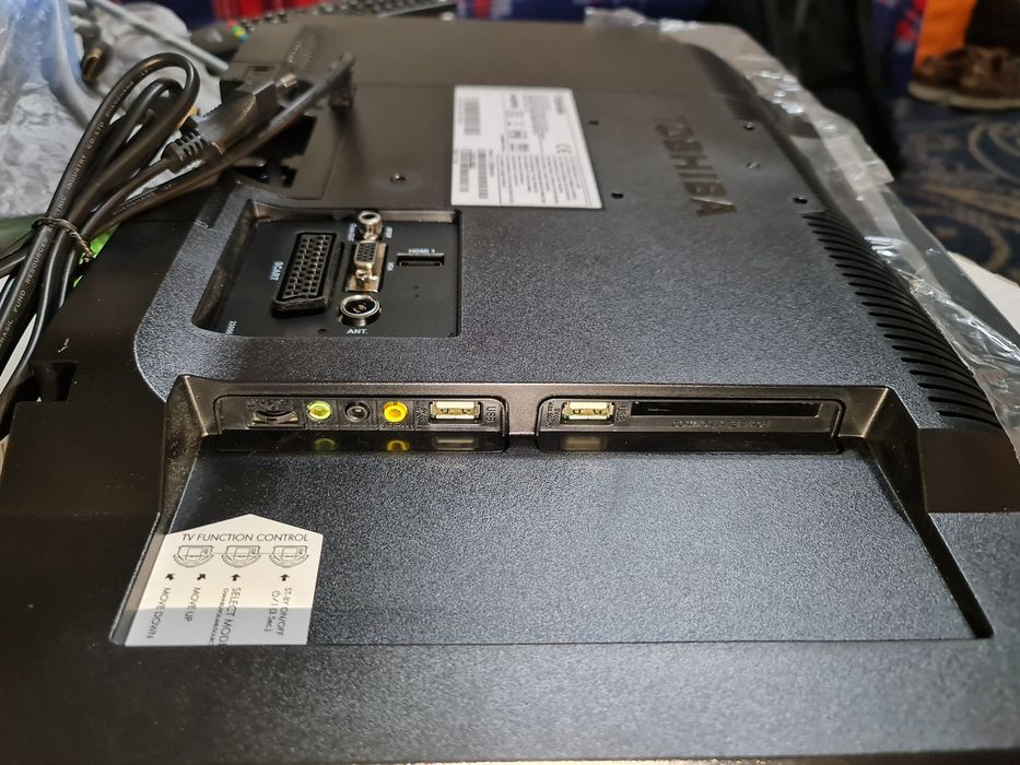 TV / Monitor TOSHIBA 22 polegadas
