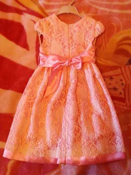 Ексклюзивне плаття для дівчинки 3-5 років ніжного рожевого кольору.