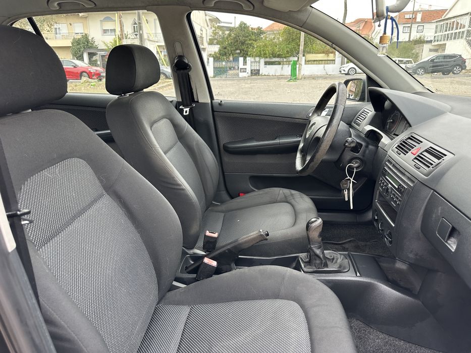Skoda Fabia 1.2. HTP 75 Mil quilómetros