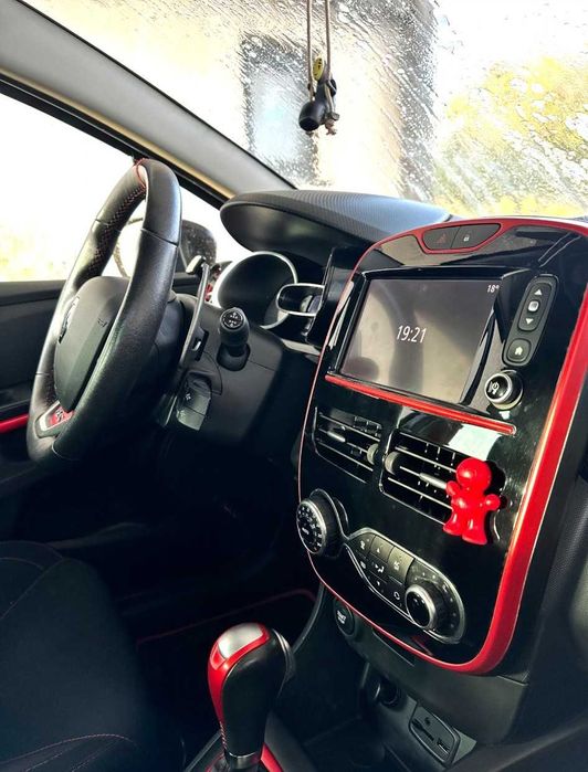 Renault Clio TCe 200 EDC Sport R.S.