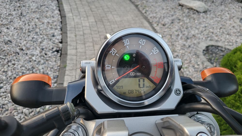 Yamaha mt01 motocykl