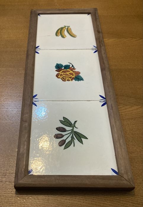 Painel de 3 azulejos antigos com caixilho