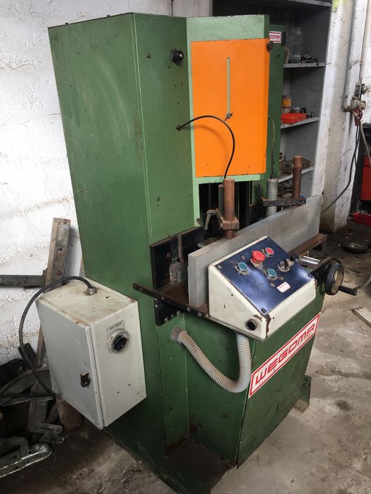 Máquina de corte de pvc ou madeira