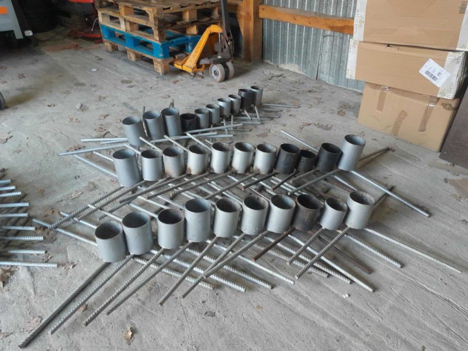 Stojaki choinkowe ekspozycyjne na punkt sprzedaży