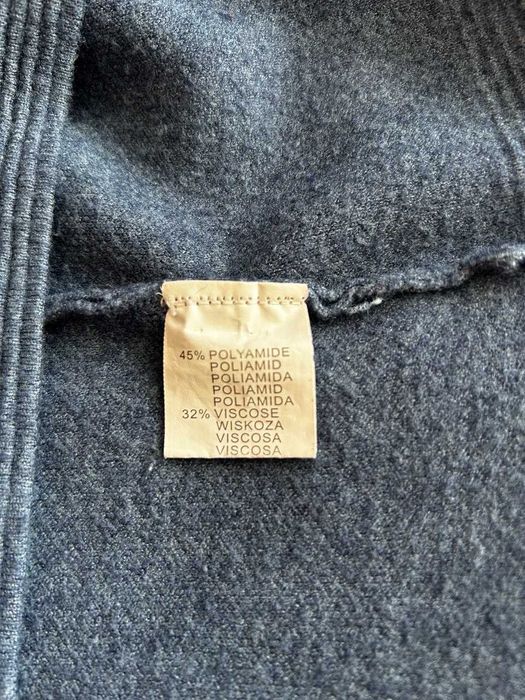 Светр жіночий в гарному стані