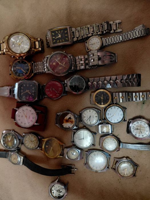 Продам часы одним лотом