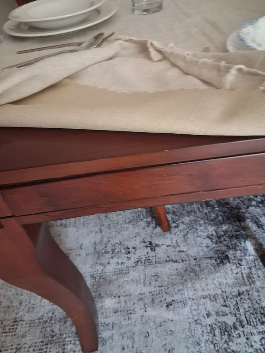 Stół drewniany i 6 krzeseł
