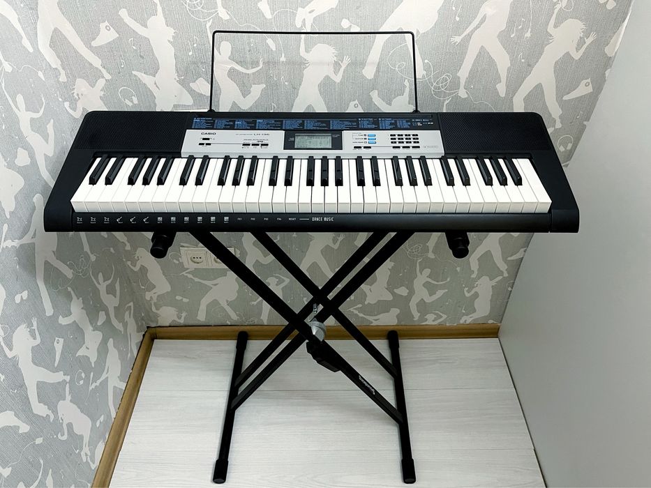Професійний Синтезатор Casio LK-136!!! Круте Піаніно, Клавіши.