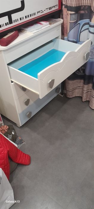 Vendo cama/berço bebé e comoda da marca Micuna