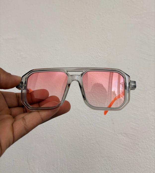 Oculos de sol novos