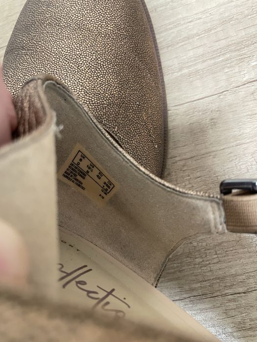 Золоті туфлі Clarks, 42 розмір, натуральна шкіра.