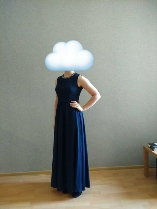 Suknia wieczorowa z kolią