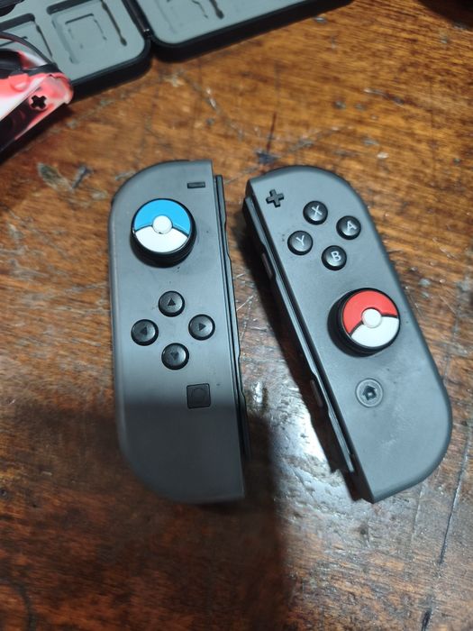 Nintendo switch + cartão 128gb + 2 jogos