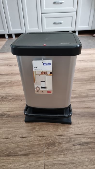 Kosz na śmieci  20 L nieużywany