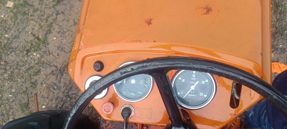 Trator Renault 461