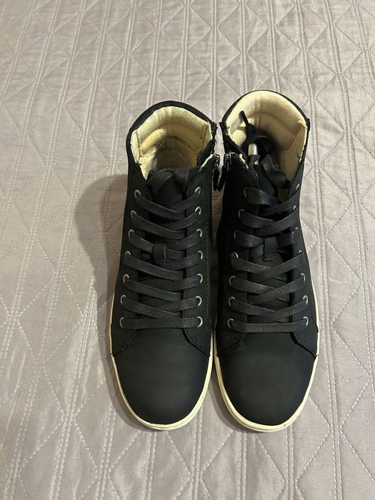 Кожаные деми ботинки кеды кроссовки Ugg  38-39р