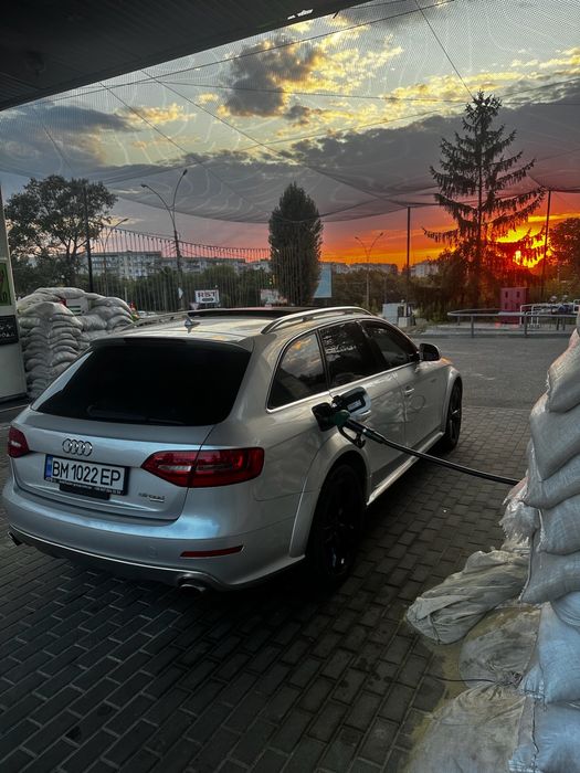 Audi a4b8 allroad 2013 рік 2.0 tfsi