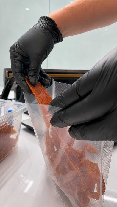 Спробуй справжній смак! Замовляй м'ясні джерки MeatCraft прямо зараз.