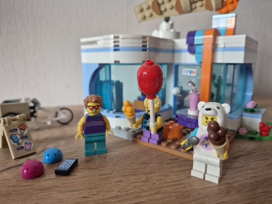 LEGO City 60363 — Кафе з морозивом