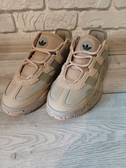 Продам нові кросівки фірми Adidas