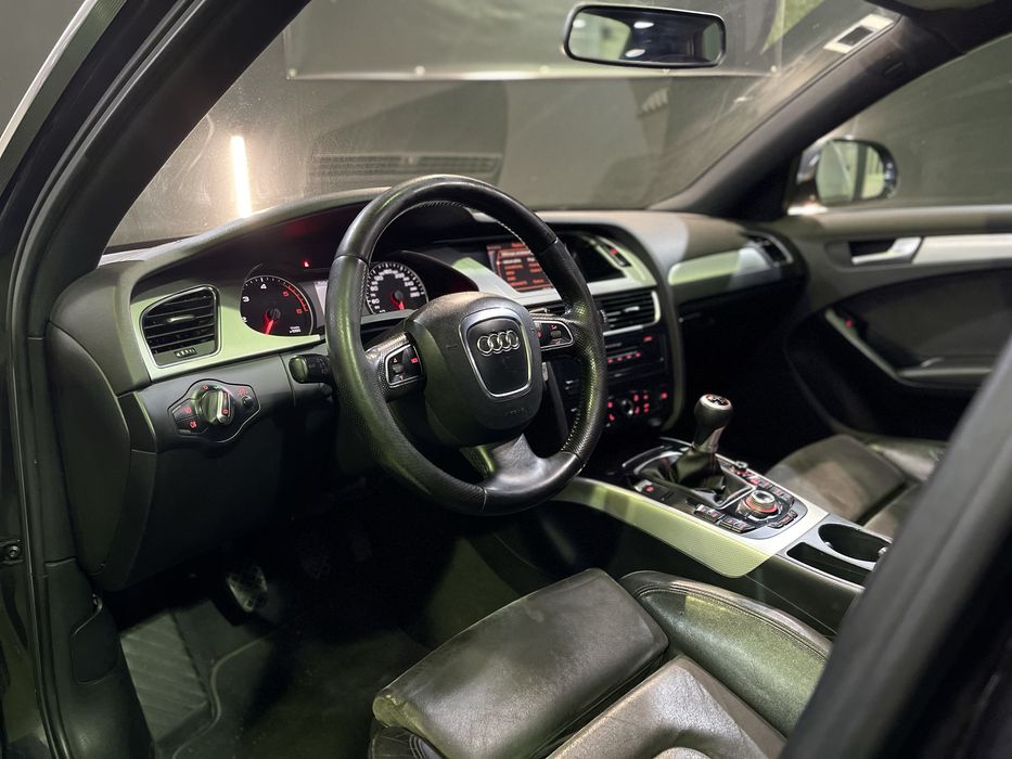 Audi A4 B8 2.0 TDI S-Line