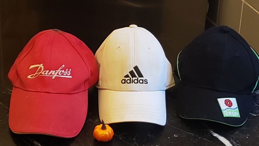 Бейсболки фирменные