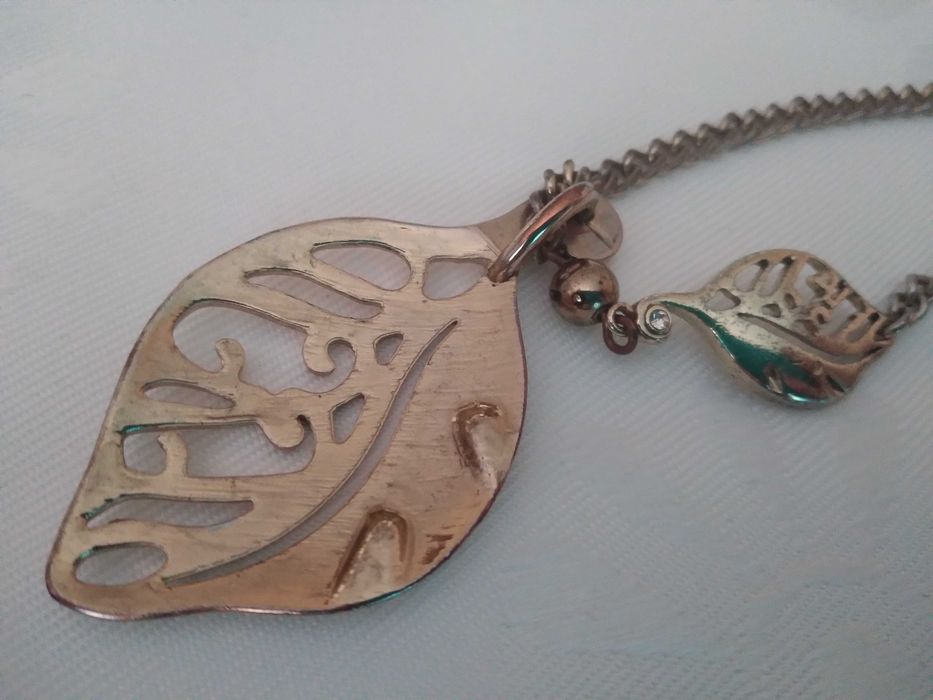 Naszyjnik zloty liść