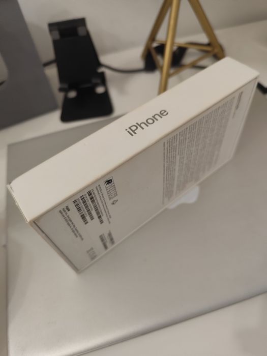 Cabo original iPhone com adesivo uma chave e caixa a caixa