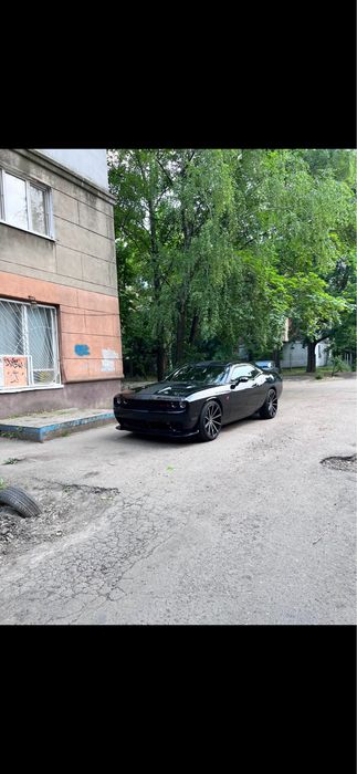 Продам Dodge Challenger 3,6л