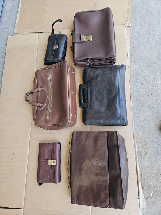 bolsas femininas de vários tamanhos e marcas
