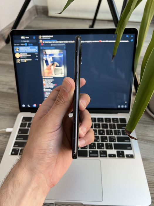 Б/В Мобільний телефон Xiaomi Mi 8 під запчастини або ремонт
