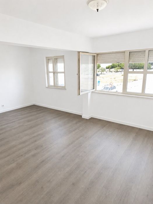 Andar T2 Alhos Vedros na Moita com logradouro remodelado