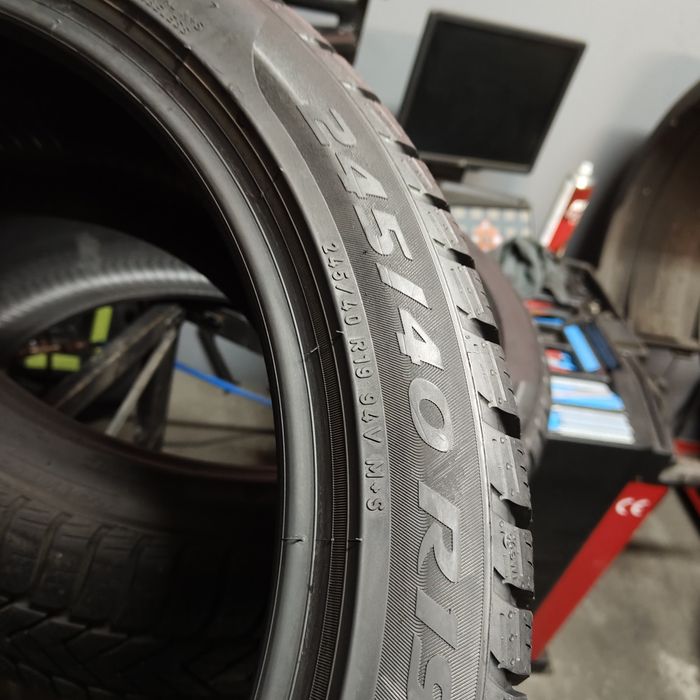 245/40/19 Pirelli Winter z 2024 roku