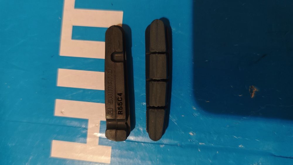 Shimano wsuwki szosowe, szczęki, hamulec R55C4 do karbonu