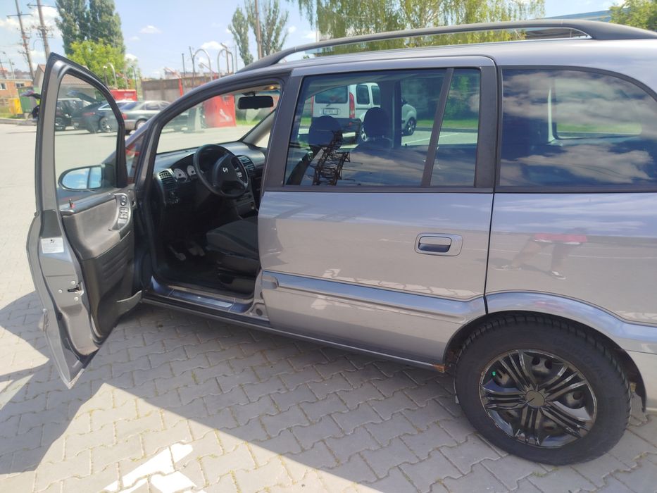 Продам Opel Zafira