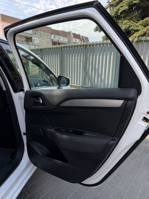Citroën C4 • 1.6 бензин • автомат