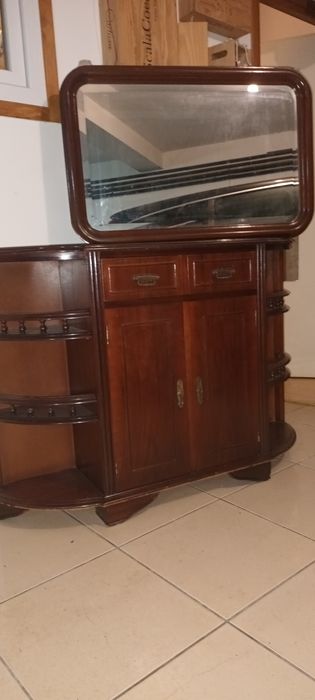 Sapateira com espelho usada em estado razoável