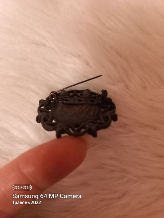 Колье , браслет , брошь.