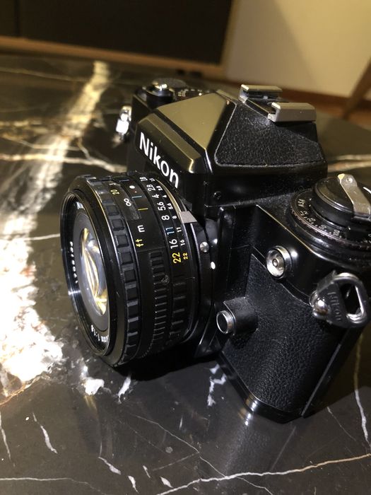 Câmara fotográfica antiga Nikon64553128457729121