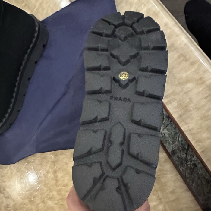 Продам Уги Prada