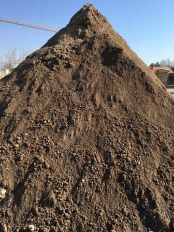 ziemia ogrodowa , czysta, do upraw pod trawniki, jarzyny.