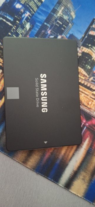 Продам новий SSD Samsung 870 EVO 500 GB Sata 2.5
SSD накопитель SAMSUN