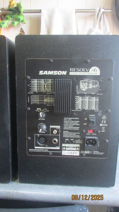 Monitores de estúdio Samson Resolv A6