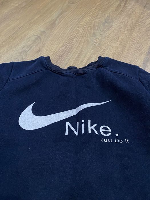 Світшот під Nike.